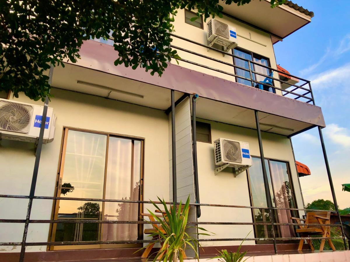 โรงแรมแสนดีเพลส เมาเท่นวิว 2* צ'ום טונג