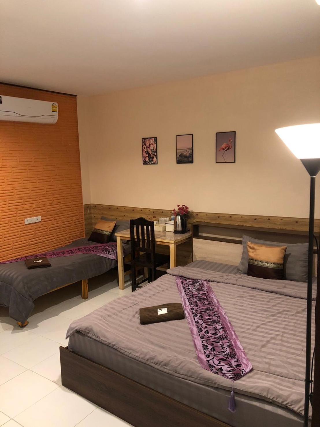 โรงแรมแสนดีเพลส เมาเท่นวิว מלון דירות