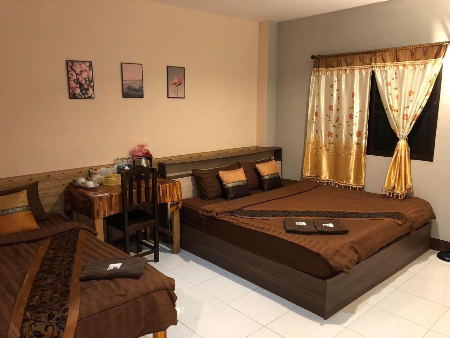 โรงแรมแสนดีเพลส เมาเท่นวิว מלון דירות 2*